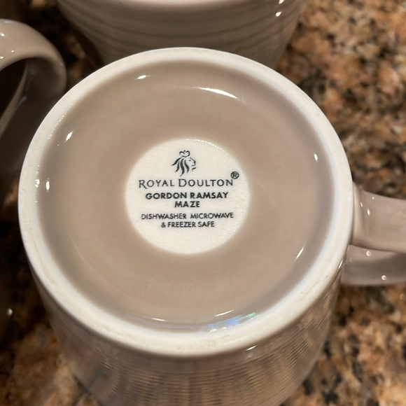 Royal Doulton Gordon Ramsay Maze - Taupe - Set of 9 coffee tea mugs - Picture 4 of 4